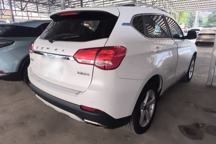 Used Haval H2 2018 Chuanxiang Edition Blue Badge 1.5T Dual-Clutch Two-Wheel Drive Fashionable Model
