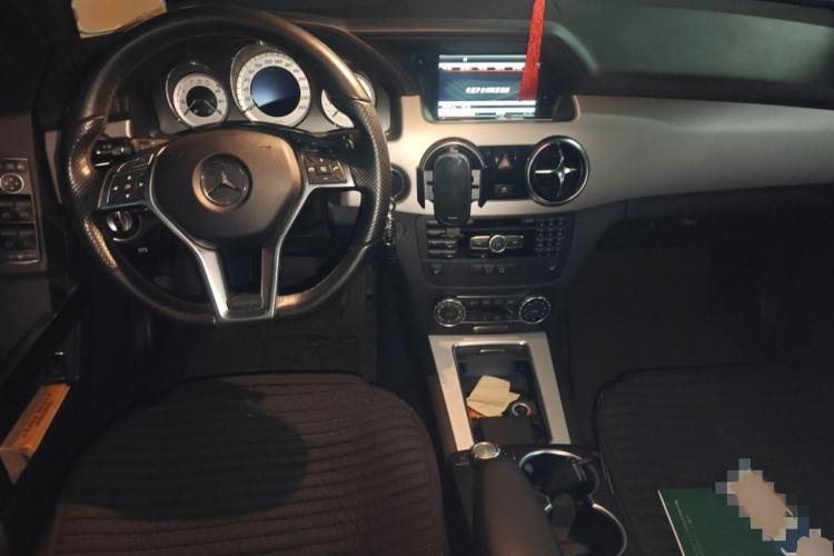 Used Mercedes-Benz GLK-Class 2015 GLK 300 4MATIC Fashion Edition Ultimate Version Interior 2