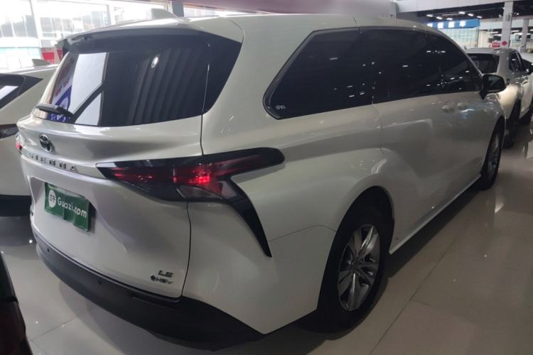 Used Toyota SIENNA 2024 2.5L Hybrid Comfort Edition Rear Right 45 Deg