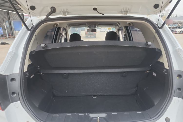 Used FAW Yingzhi G3 2016 1.5L Manual Comfort Edition Trunk