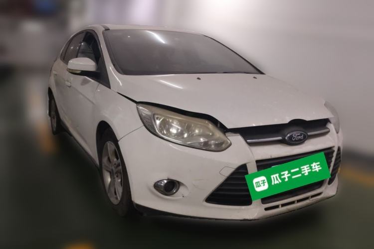 Used Ford Focus 2012 Hatchback 1.6L Automatic Fashion Edition Front Right 45 Deg
