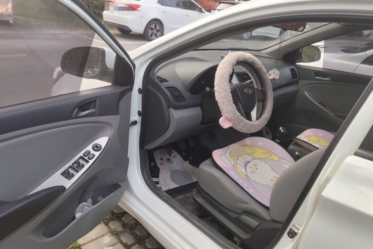 Used Hyundai Verna (older generation) 2014 1.4L Manual Smart GLS Trim
