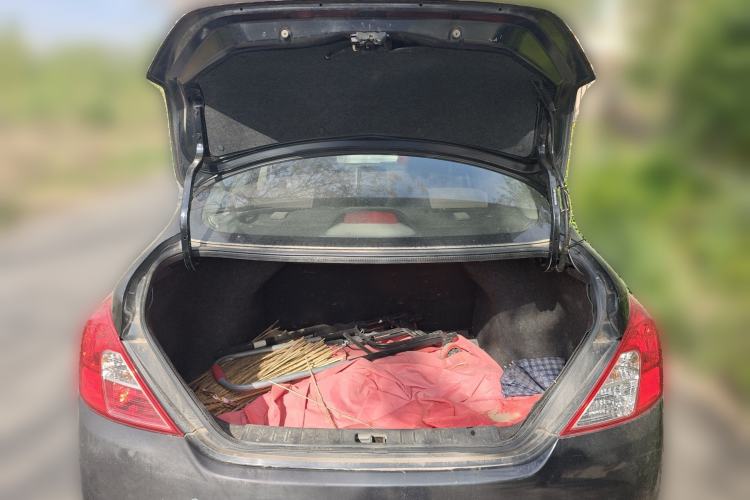 Used Nissan Sunny 2014 1.5XE Manual Comfort Edition Trunk