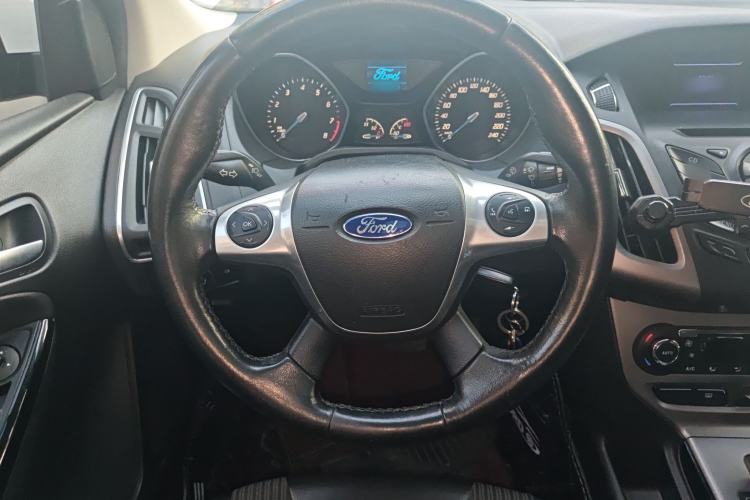 Used Ford Focus 2012 Sedan 1.6L Automatic Fashion Edition