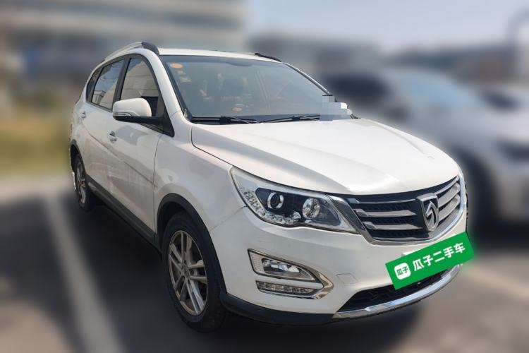 Used Baojun 560 2015 1.8L manual Comfort trim level

