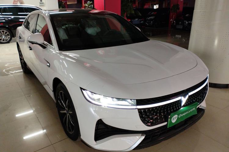 Used VOYAH PASSION 2024 PHEV Four-Wheel Drive Ultra-Long Range Executive Edition Front Right 45 Deg