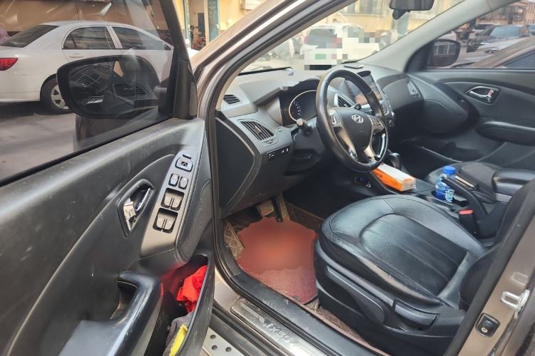 Used Hyundai ix35 2012 2.0L Automatic Two-Wheel Drive Elite Edition GLS
