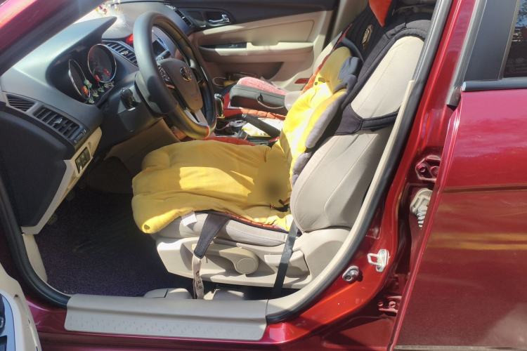 Used Bestune B50 2013 1.6L manual Comfort trim level Left Front Seat