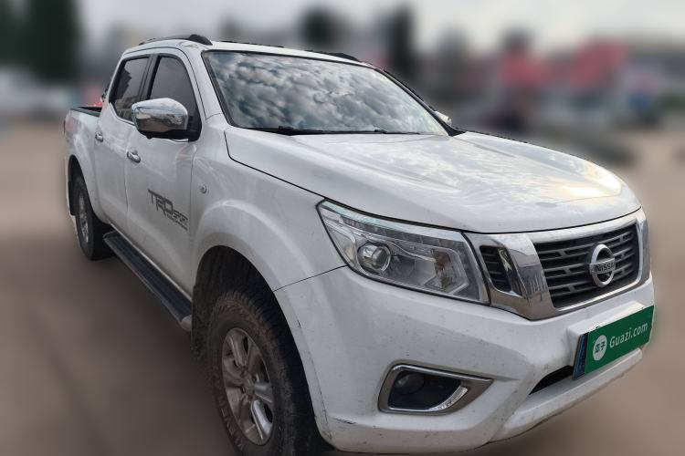 Used Nissan Navara 2017 2.5L Automatic 4x4 Luxury Edition QR25 Front Right 45 Deg