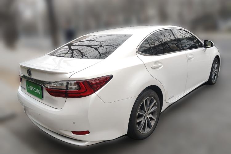 Used Lexus ES 2015 300h Comfort Edition