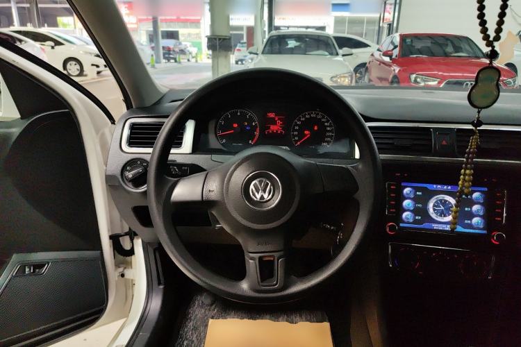 Used Volkswagen Santana 2015 1.6L Manual Comfort Edition