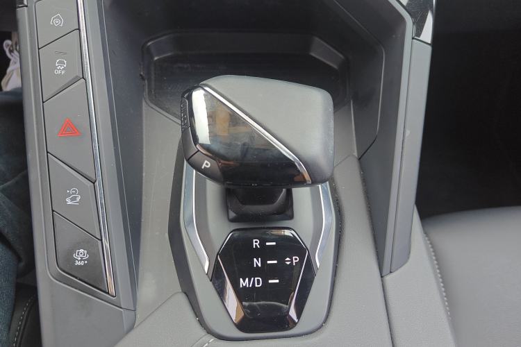 Used Lynk & Co 06 2023 Remix 1.5T JinPro Gear Lever