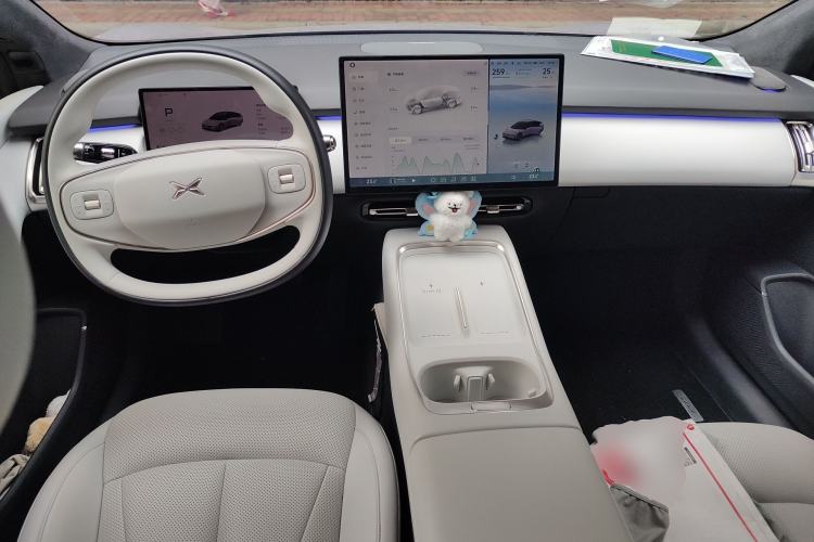 Used XPeng P7+ 2024 Ultra-Long Range Max Center Console