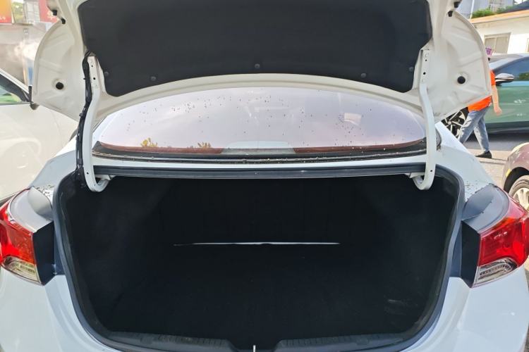 Used Hyundai Elantra (5th Generation / Langdong) 2015 1.6L Manual Fashion Edition
