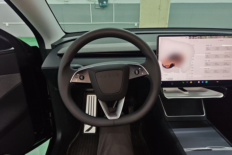 Used Tesla Model Y 2025 Rear-Wheel-Drive Version