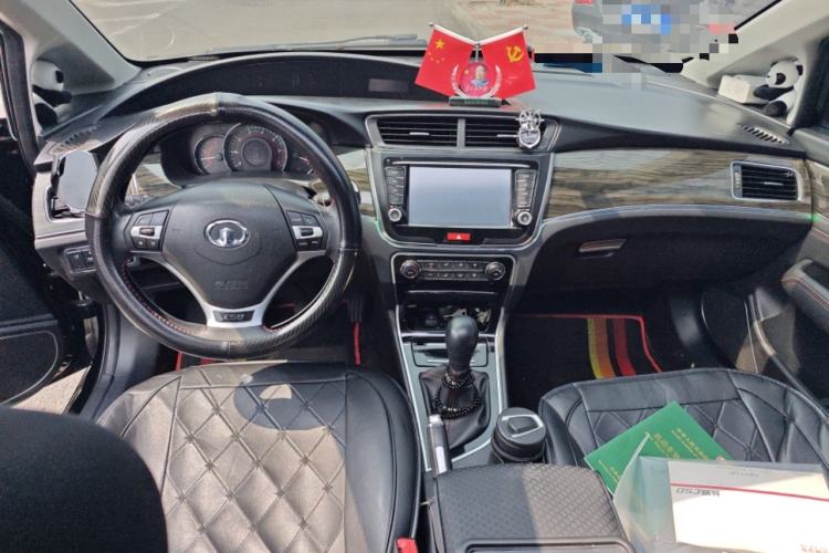 Used Great Wall C50 2014 Upgraded Model 1.5T Manual Elite Version Center Console