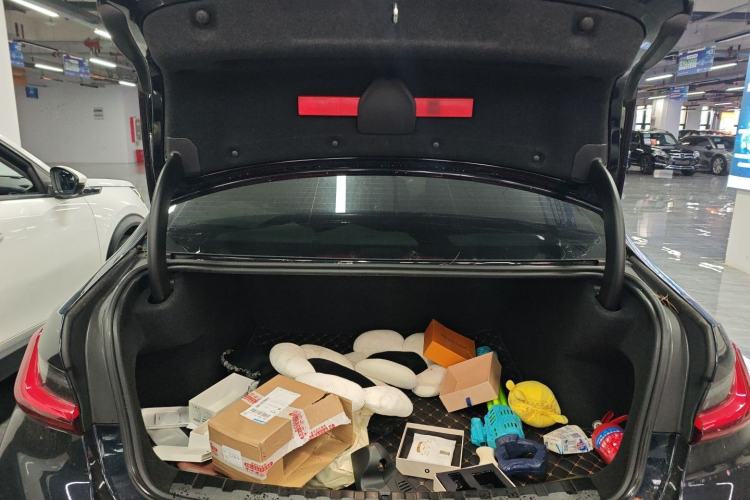 Used BMW 3 Series 2024 325i M Sport Night Edition Package Trunk