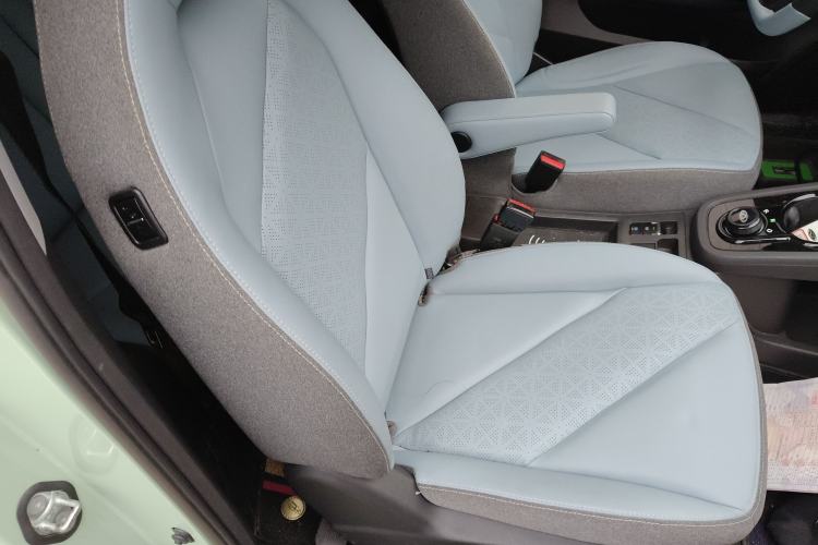 Used Chery Little Ant 2022 Revised Version Sweet Pink Edition Half-Sugar Version Lithium Iron Phosphate 30.7 kWh 30 kW 301 km