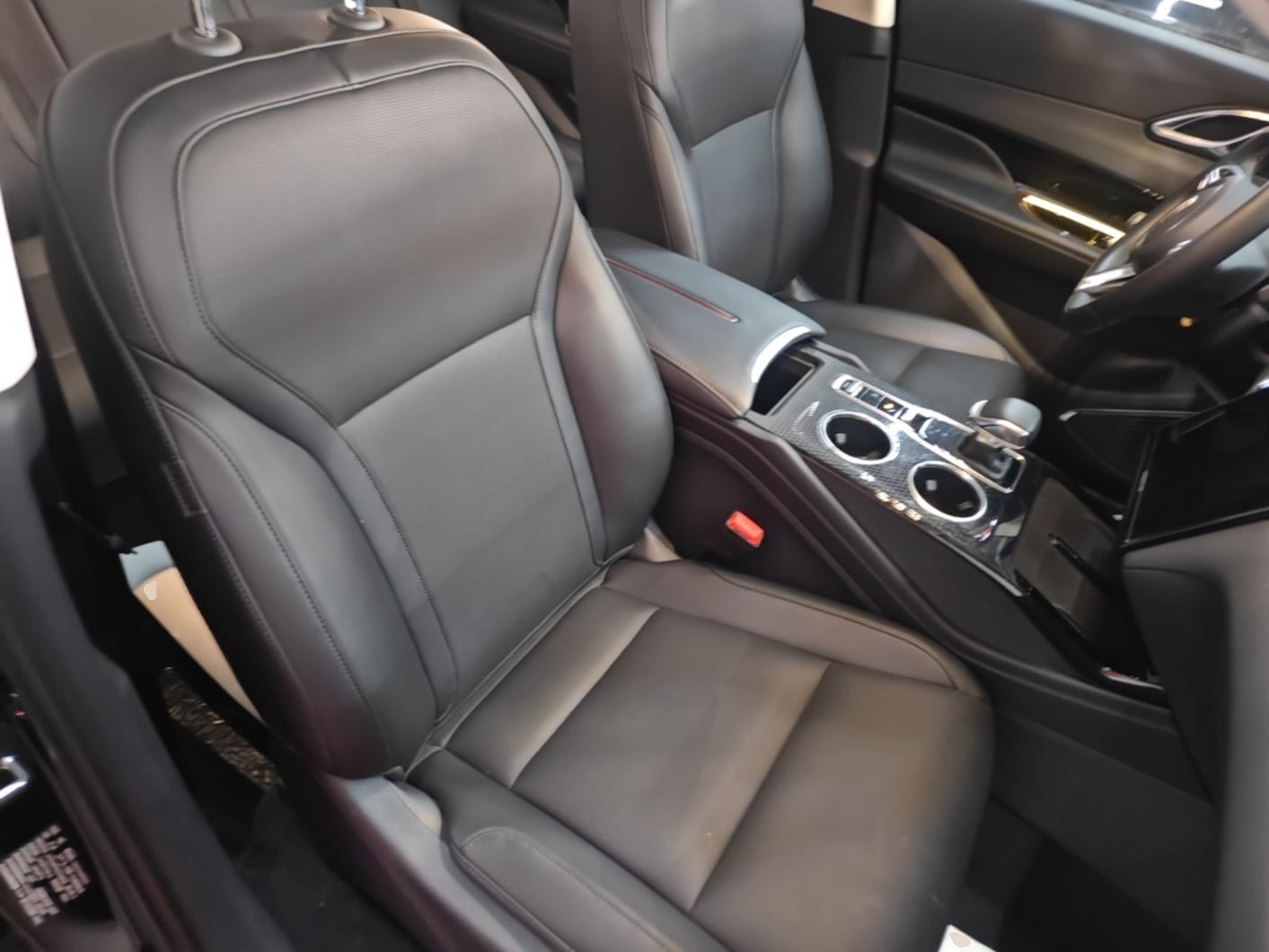 Hongqi HS3 PHEV 2025 Model 117km Jingwei Edition — снимка 19