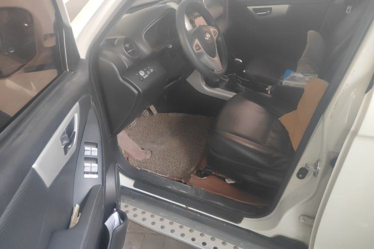 Used Lifan Auto X60 2012 Discovery Edition 1.8L Manual Luxury Model
