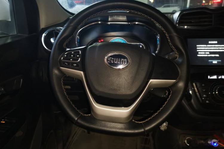 Used SWM X3 2017 1.5T Manual Fashion Model
