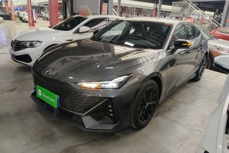 Used Changan UNI-V 2025 1.5T 500Bar High-Energy Version
