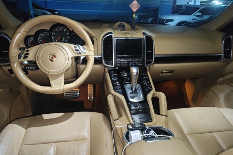 Used Porsche Cayenne 2014 Cayenne Platinum Edition 3.0T