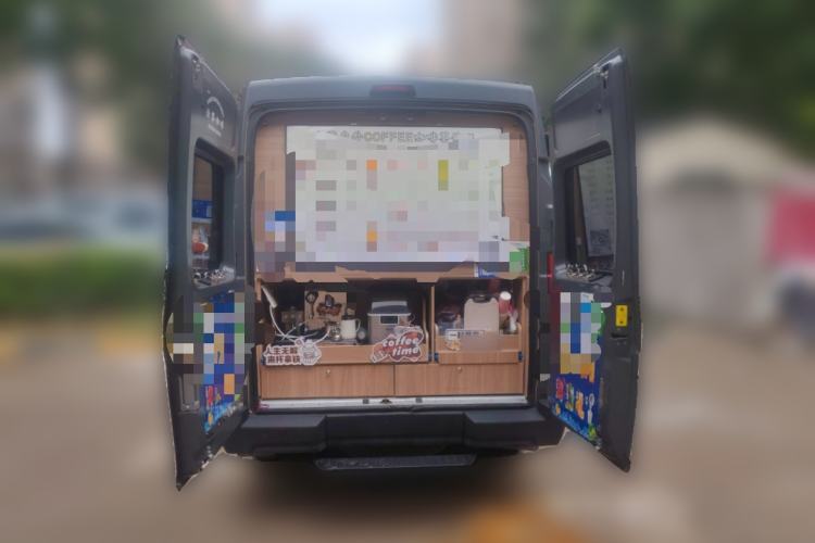 Used Iveco Daily 2023 2.5T A35M1 Multi-Purpose Passenger Vehicle Short Wheelbase Mid-Roof Design Single Tire Side-Sliding Door Automatic Transmission
