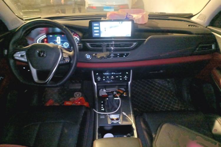 Used CHANGAN CS75 2023 Enjoy Edition 1.5T DCT Prestige Version Center Console