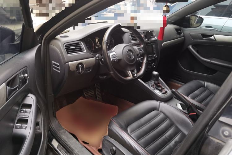 Used Volkswagen Sagitar 2013 2.0 TSI GLI Driver Seat