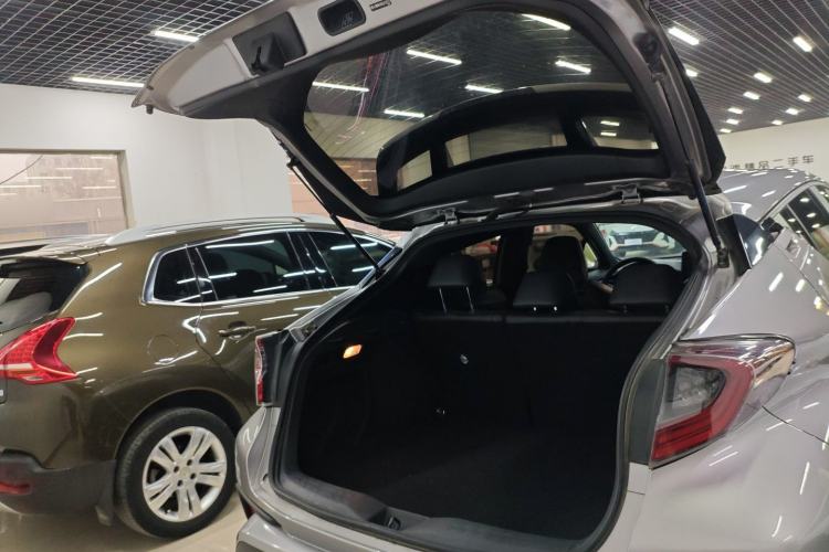 Used Toyota IZOA 2020 2.0L Yichi Version
