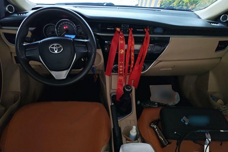 Used Toyota Corolla 2014 1.6L Manual GL Center Console