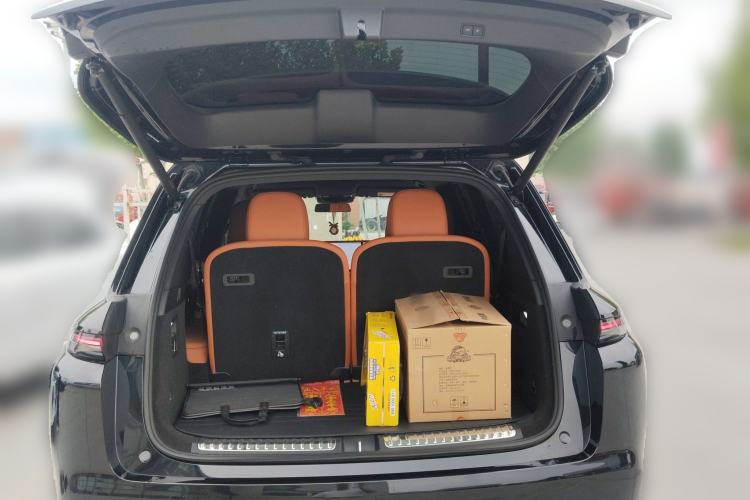 Used Li Auto L8 2025 Pro Smart Refresh Edition Trunk