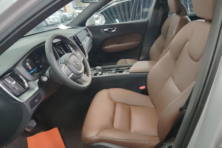 Used Volvo XC60 2024 B5 4x4 Smart Luxury Edition
