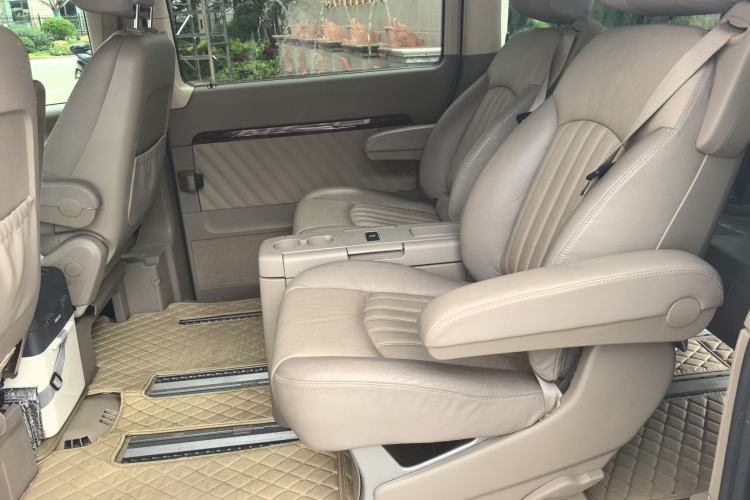 Used Mercedes-Benz Viano 2013 3.0L Navigator Edition