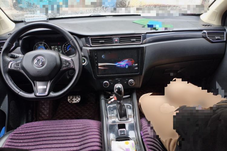 Used Dongfeng Fengon 580 2017 1.5T CVT Luxury Model Center Console