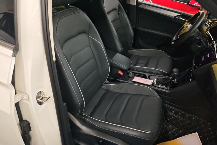 Used Volkswagen Tiguan L New Energy 2021 430 PHEV Plug-in Hybrid Flagship Edition Right Front Seat