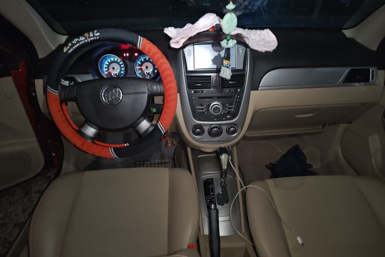 Used Buick Excelle 2013 1.5L Automatic Classic Model Center Console