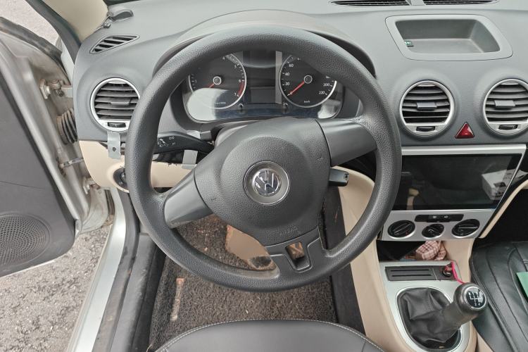 Used Volkswagen Lavida 2013 Classic 1.6L Manual Fashion Edition
