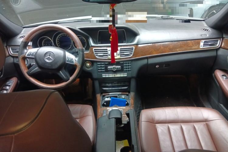 Used Mercedes-Benz E-Class 2015 E 320 L 4MATIC Center Console