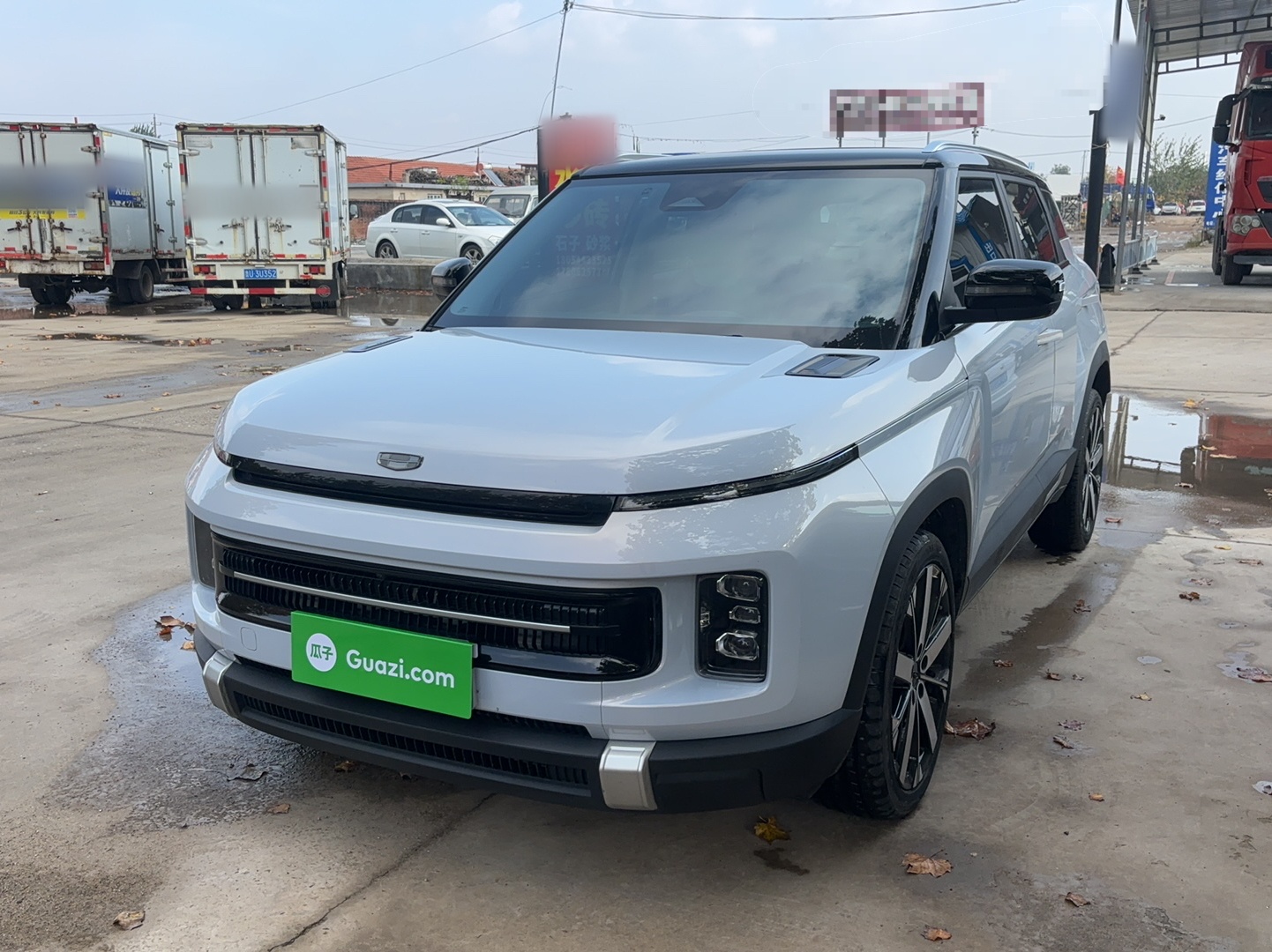 Под передней частью автомобиля