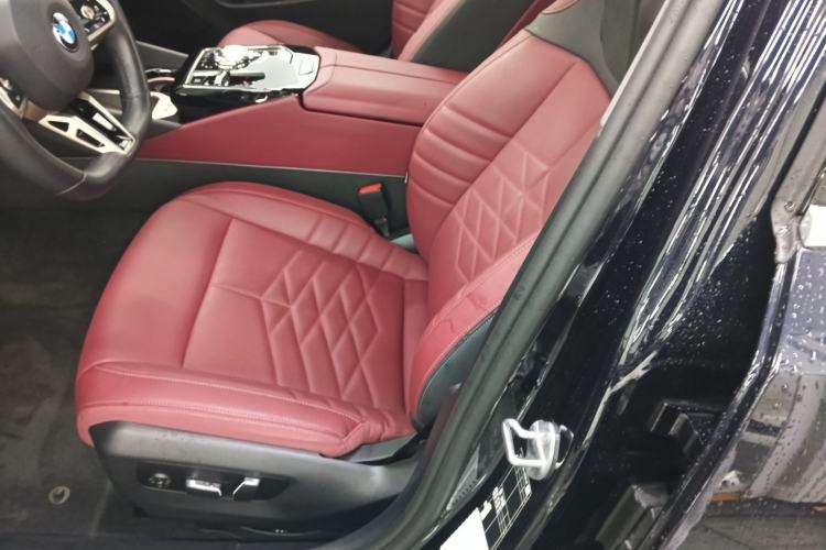 Used BMW 5 Series 2025 530Li Luxury Edition M Sport Package Left Front Seat