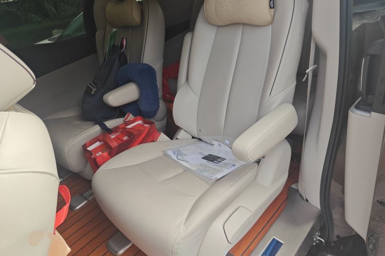 Used Buick GL8 2021 Land Cruiser Executive 652T Premium Model