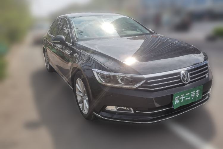 Used Volkswagen Magotan 2019 330TSI DSG Leading Model China VI Standard Front Right 45 Deg