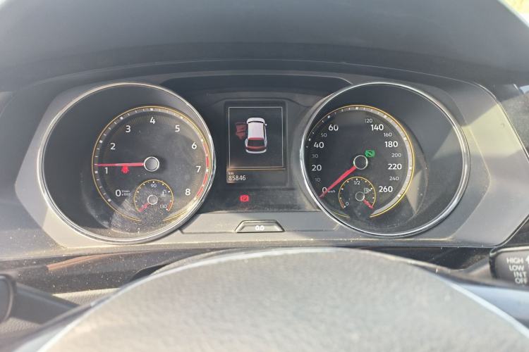 Used Volkswagen Tiguan L 2019 Updated Version 330TSI Automatic Two-Wheel Drive Panoramic Comfort Edition China VI Standard Instrument Cluster