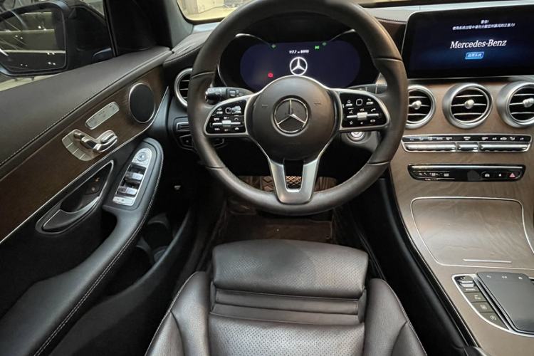 Used Mercedes-Benz GLC 2022 Facelifted GLC 300 L 4MATIC Luxury Edition Steering Wheel