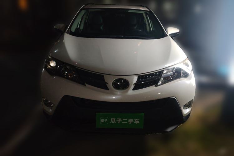 Used Toyota RAV4 2015 2.0L CVT Two-Wheel Drive Fashion Edition