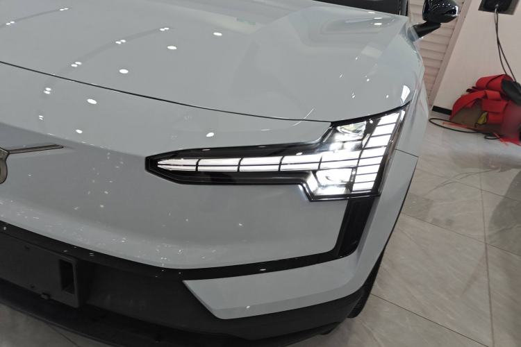 Used Volvo EX30 2025 Rear-Drive Long-Range Version Ultra
