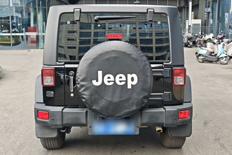 Used Jeep Wrangler 2013 3.6L Rubicon two-door version
