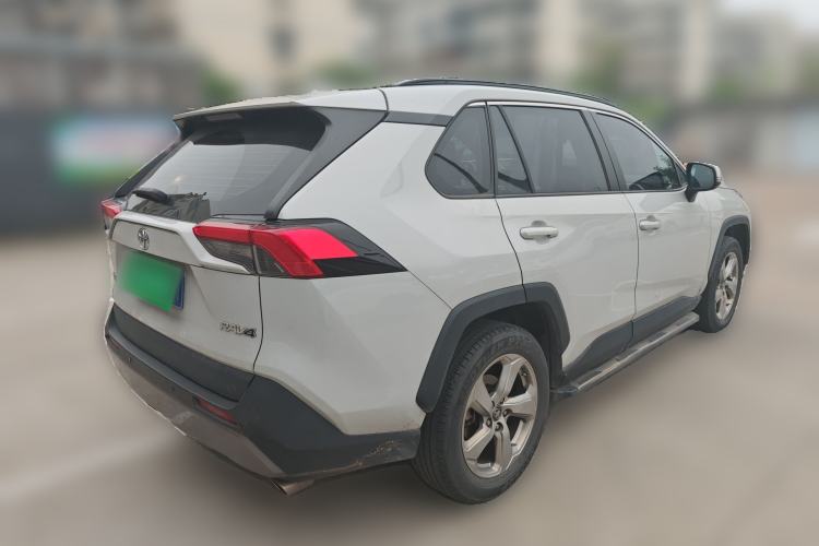 Used Toyota RAV4 2022 2.0L CVT Two-Wheel Drive Fashion Plus Edition Rear Right 45 Deg